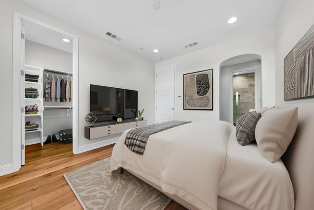 121 Fairchild Drive, Mountain View, CA 94043