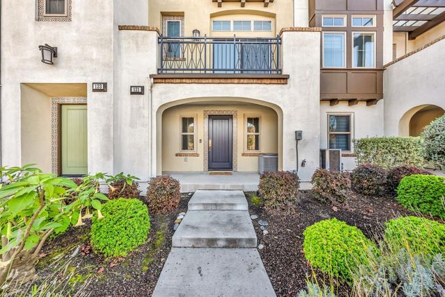 121 Fairchild Drive, Mountain View, CA 94043