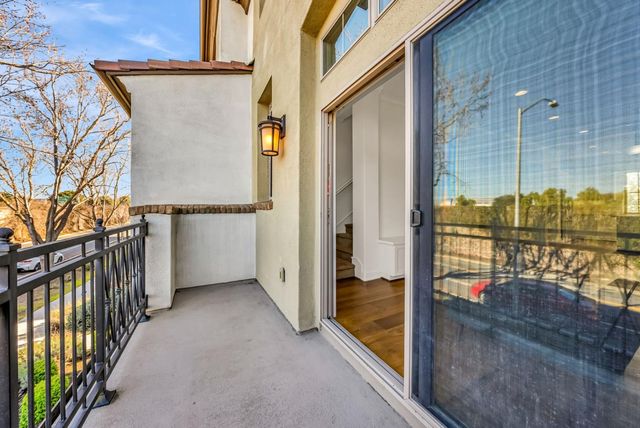 121 Fairchild Drive, Mountain View, CA 94043