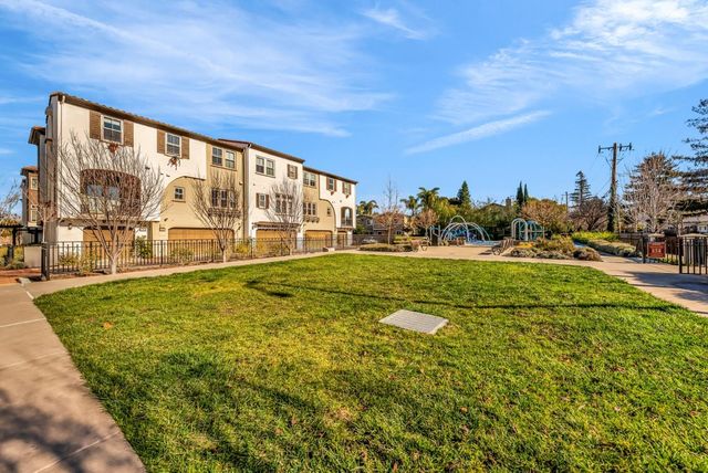 121 Fairchild Drive, Mountain View, CA 94043