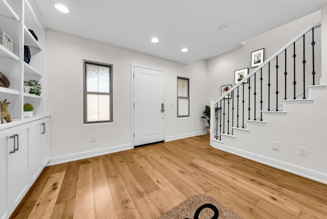 121 Fairchild Drive, Mountain View, CA 94043