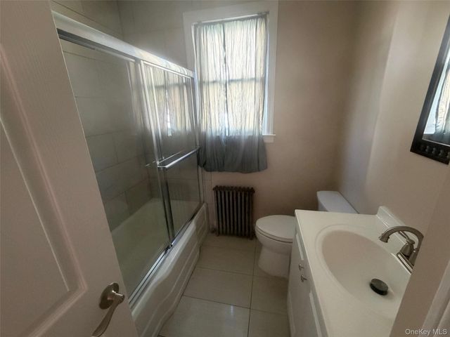 73 Willoughby Avenue, Hicksville, NY 11801