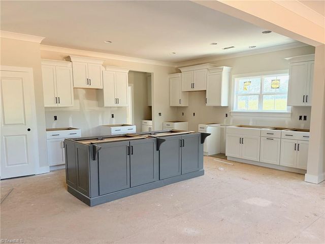 8305 Pyramid Drive, Summerfield, NC 27358