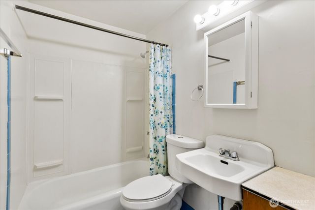 4912 Evanston Avenue N, Seattle, WA 98103