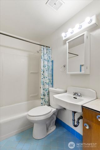 4912 Evanston Avenue N, Seattle, WA 98103