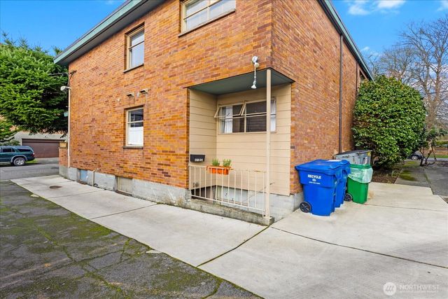 4912 Evanston Avenue N, Seattle, WA 98103