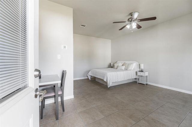 33519 Hillside Drive, Pinehurst, TX 77362