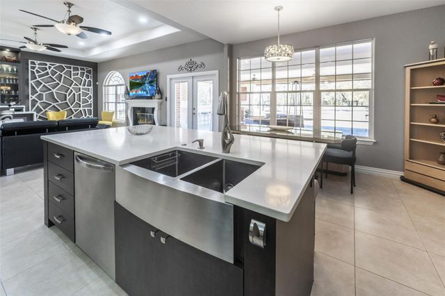 33519 Hillside Drive, Pinehurst, TX 77362