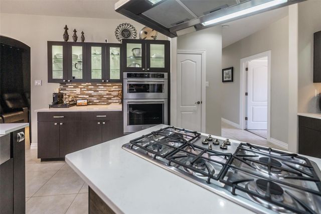 33519 Hillside Drive, Pinehurst, TX 77362