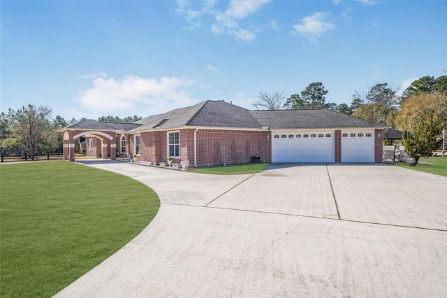 33519 Hillside Drive, Pinehurst, TX 77362