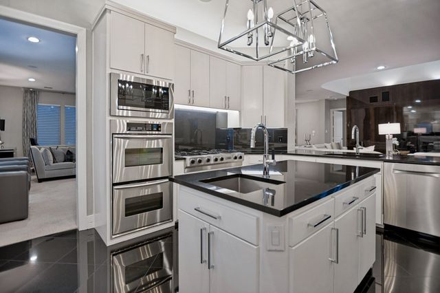 2231 Clearspring Drive N, Irving, TX 75063