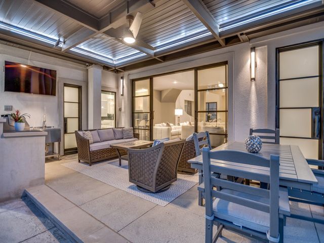 2231 Clearspring Drive N, Irving, TX 75063