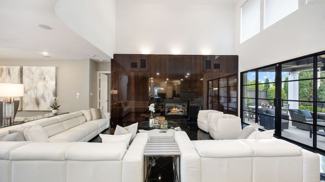 2231 Clearspring Drive N, Irving, TX 75063
