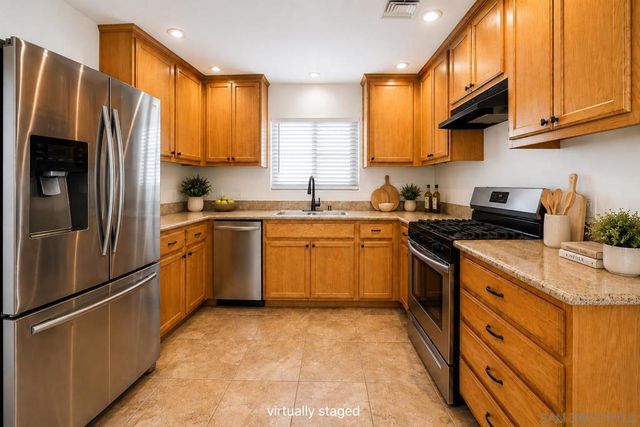 9444 Leticia Dr., Santee, CA 92071