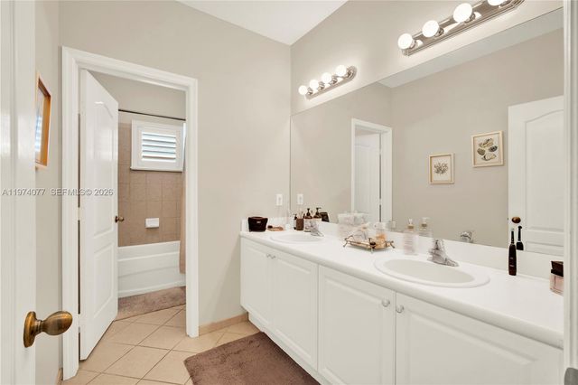 144 NE 32nd Ter, Homestead, FL 33033