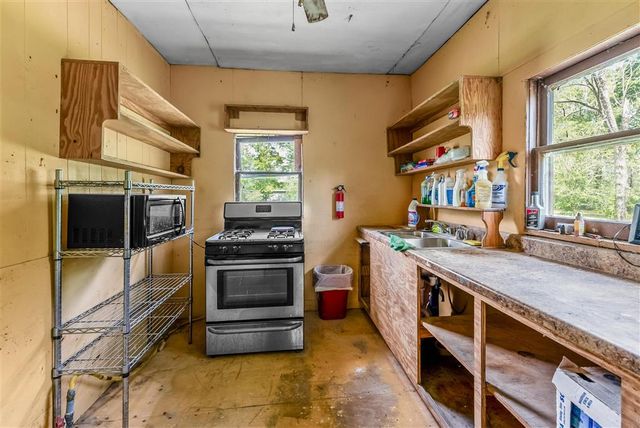 1068 Bill Phillips Road, Dequincy, LA 70633