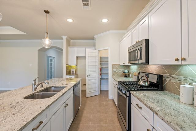 663 Tenuta Lane, League City, TX 77573