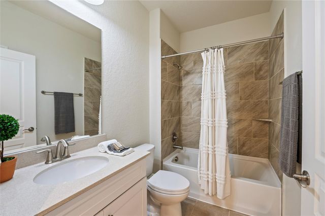 663 Tenuta Lane, League City, TX 77573