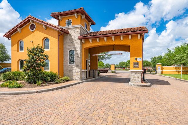 663 Tenuta Lane, League City, TX 77573