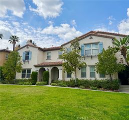 951 N Sunrise Lane B, Azusa, CA 91702