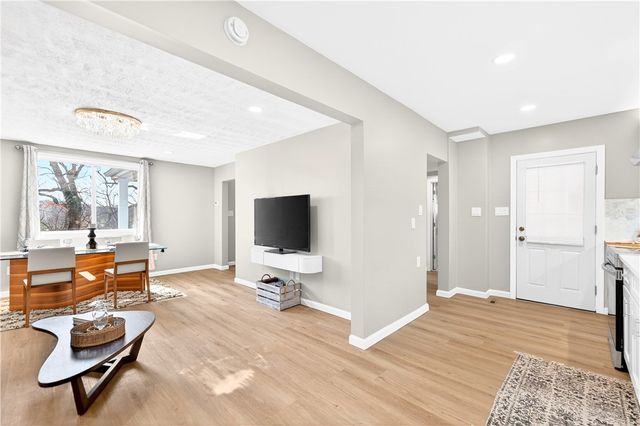 731 Chartiers St, Bridgeville, PA 15017