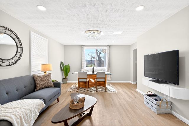 731 Chartiers St, Bridgeville, PA 15017