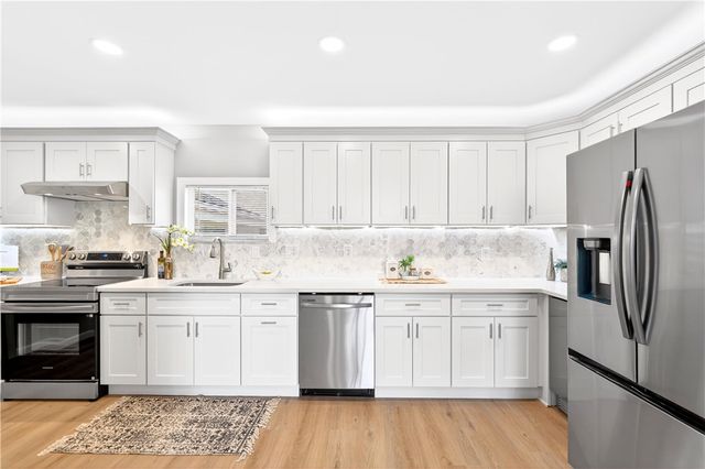 731 Chartiers St, Bridgeville, PA 15017