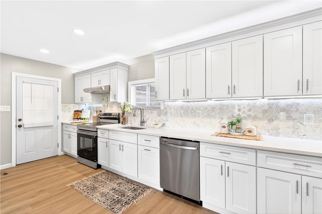 731 Chartiers St, Bridgeville, PA 15017