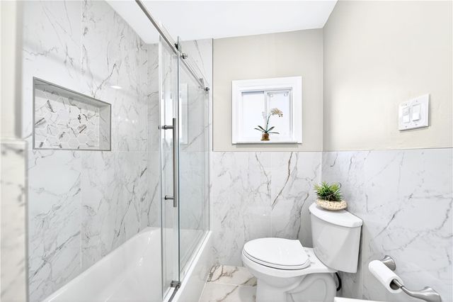 731 Chartiers St, Bridgeville, PA 15017