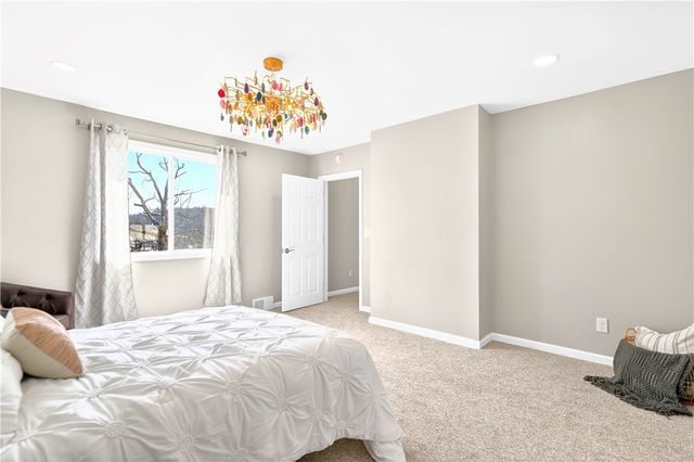 731 Chartiers St, Bridgeville, PA 15017