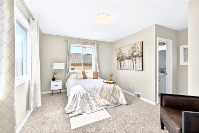 731 Chartiers St, Bridgeville, PA 15017