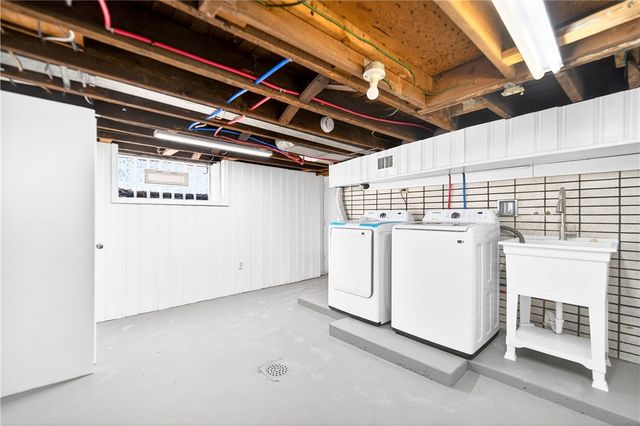 731 Chartiers St, Bridgeville, PA 15017