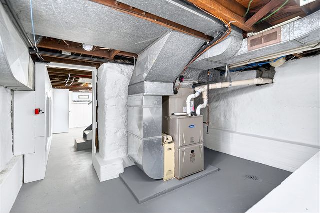 731 Chartiers St, Bridgeville, PA 15017