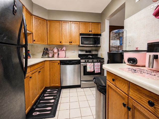 14501 Central Court PH1, Oak Forest, IL 60452