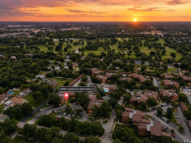 14501 Central Court PH1, Oak Forest, IL 60452