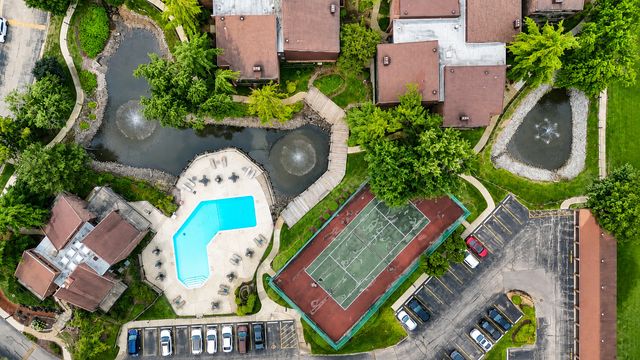 14501 Central Court PH1, Oak Forest, IL 60452
