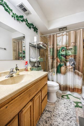 14501 Central Court PH1, Oak Forest, IL 60452