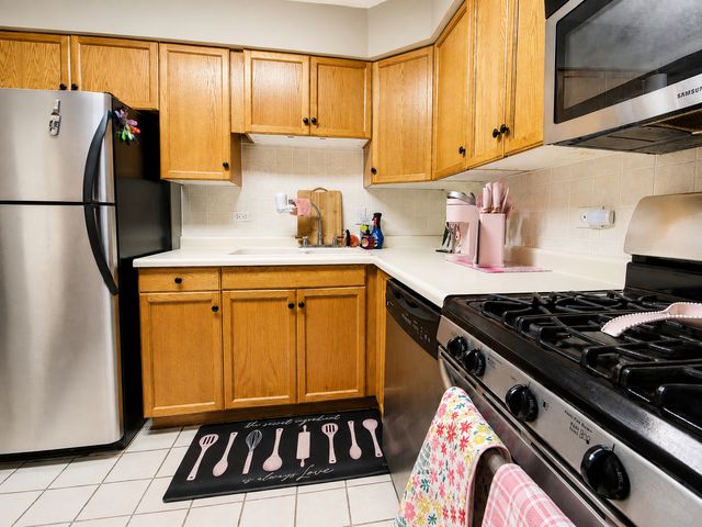 14501 Central Court PH1, Oak Forest, IL 60452