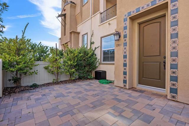 1309 Via Lucero, Oceanside, CA 92056