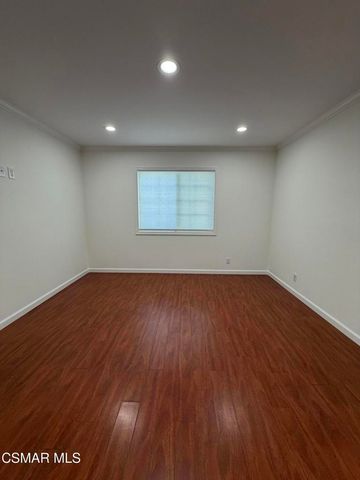 22206 Del Valle Street, Woodland Hills, CA 91364