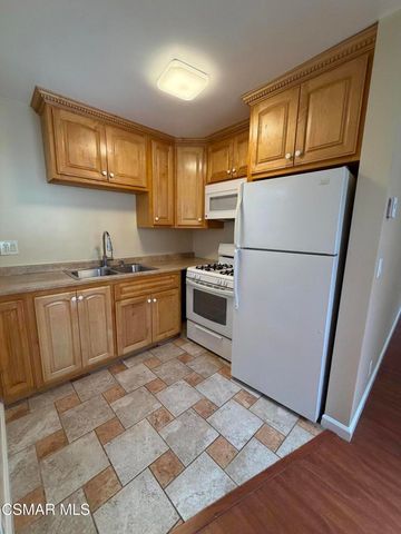 22206 Del Valle Street, Woodland Hills, CA 91364