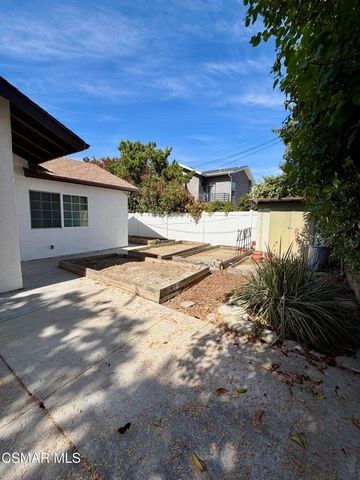 22206 Del Valle Street, Woodland Hills, CA 91364