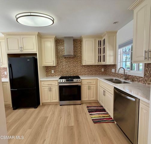 22206 Del Valle Street, Woodland Hills, CA 91364