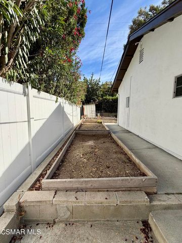 22206 Del Valle Street, Woodland Hills, CA 91364
