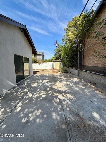 22206 Del Valle Street, Woodland Hills, CA 91364