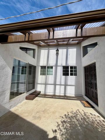 22206 Del Valle Street, Woodland Hills, CA 91364
