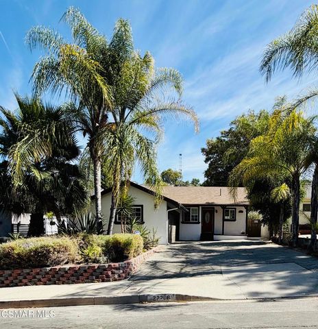 22206 Del Valle Street, Woodland Hills, CA 91364