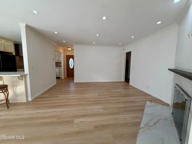 22206 Del Valle Street, Woodland Hills, CA 91364