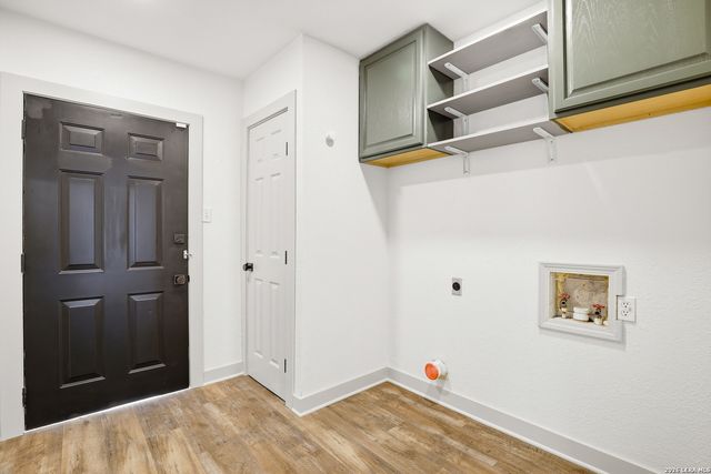 1026 W Lynwood, San Antonio, TX 78201