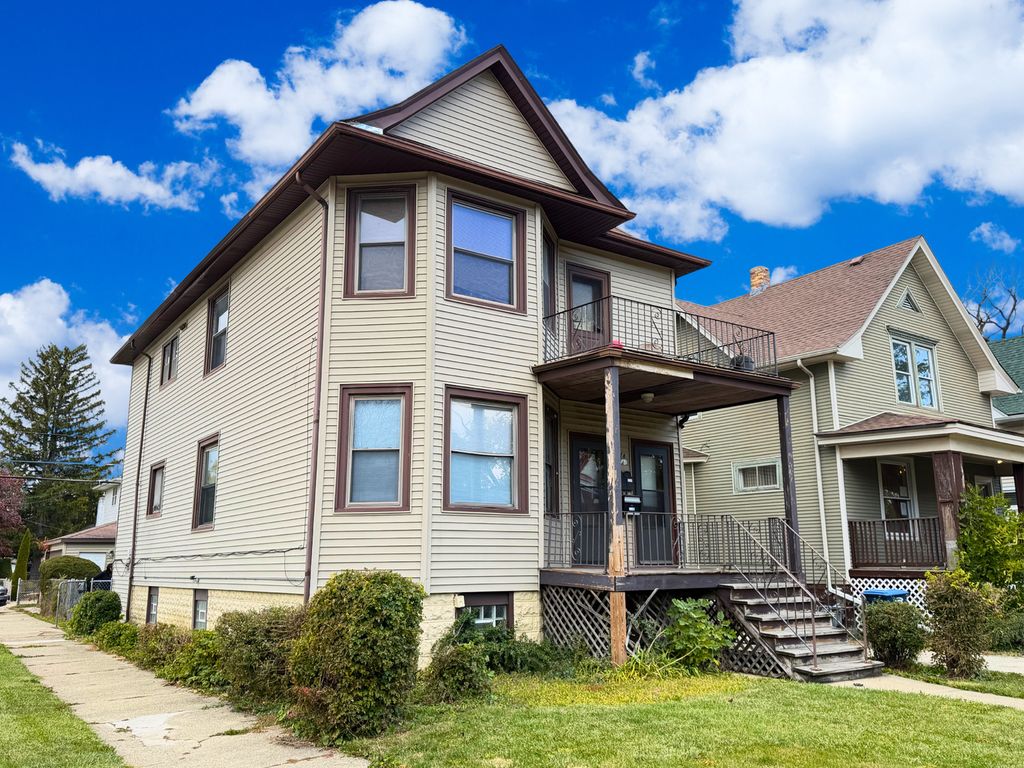 718 S 7TH Avenue, Maywood, IL 60153